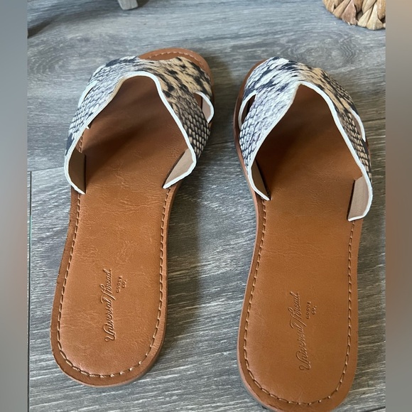 Universal Thread Jenny Faux Leather Snake Print Slide Sandal. Size 8.5 - Picture 4 of 6